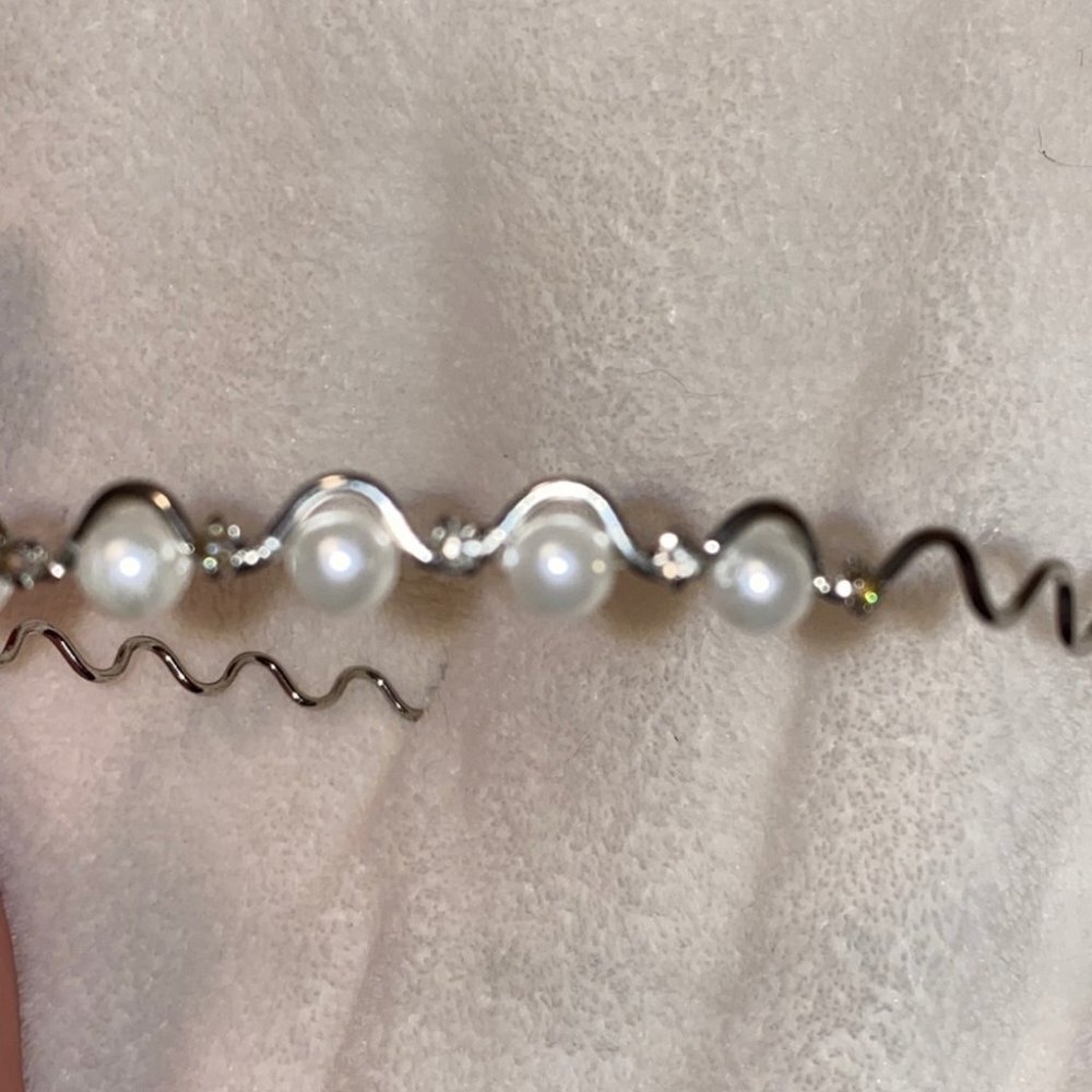 Gorgeous Crystal White Pearl Hair Band Silver